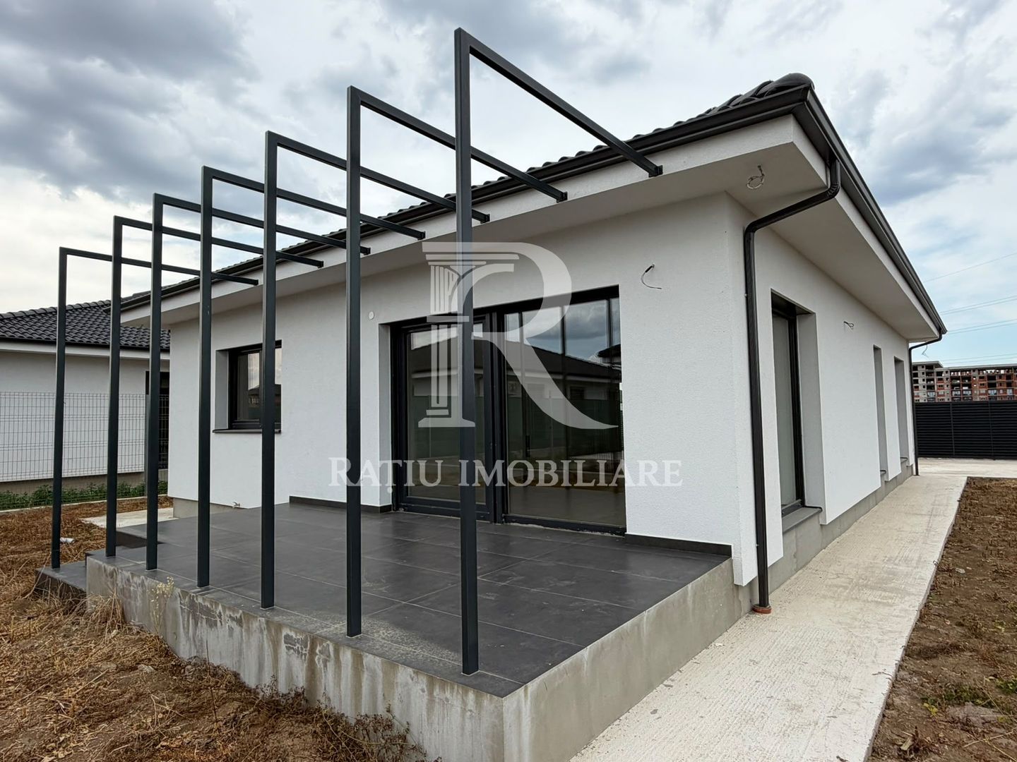 Casă modernă | Finisaje Premium| Terasă | Cihei - Poză 1
