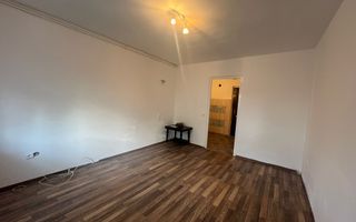 Garsoniera de vanzare, zona centrala - Poză 1