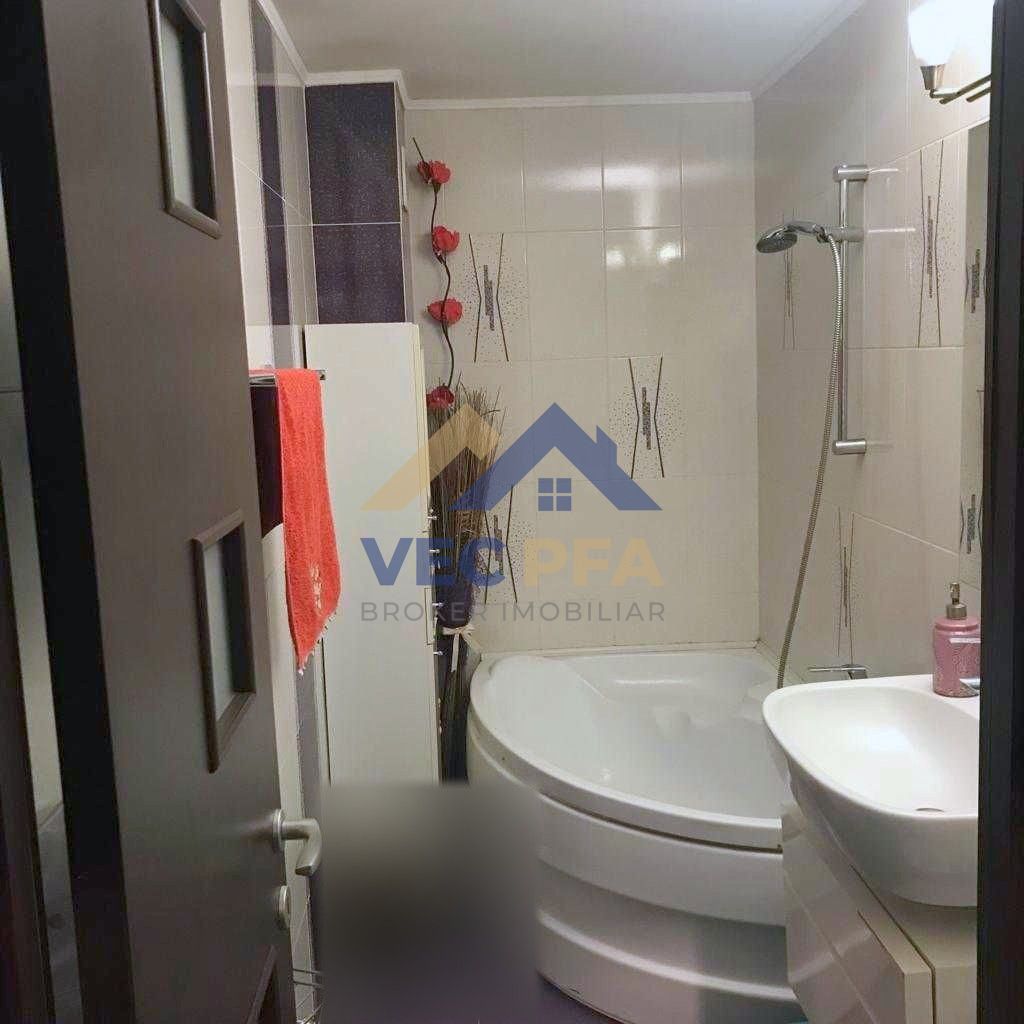 Apartament de 3 camere , Parcare inclusa - Poză 5