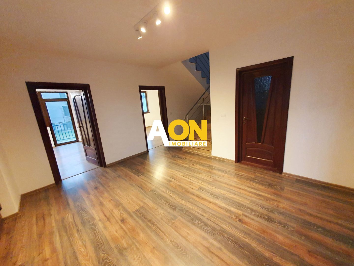 Casa D+P+M.  450 mp teren, 5 camere, garaj, pretabila pt. birouri - Poză 16