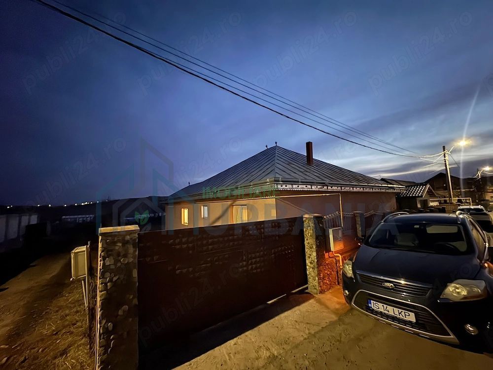 Casă de vânzare Razboieni-Targu Frumos - Poză 1