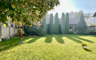 Casă de lux în Chișinău, de vânzare. Pe teren de 10,4 Ari. Telecentru. - Poză 3