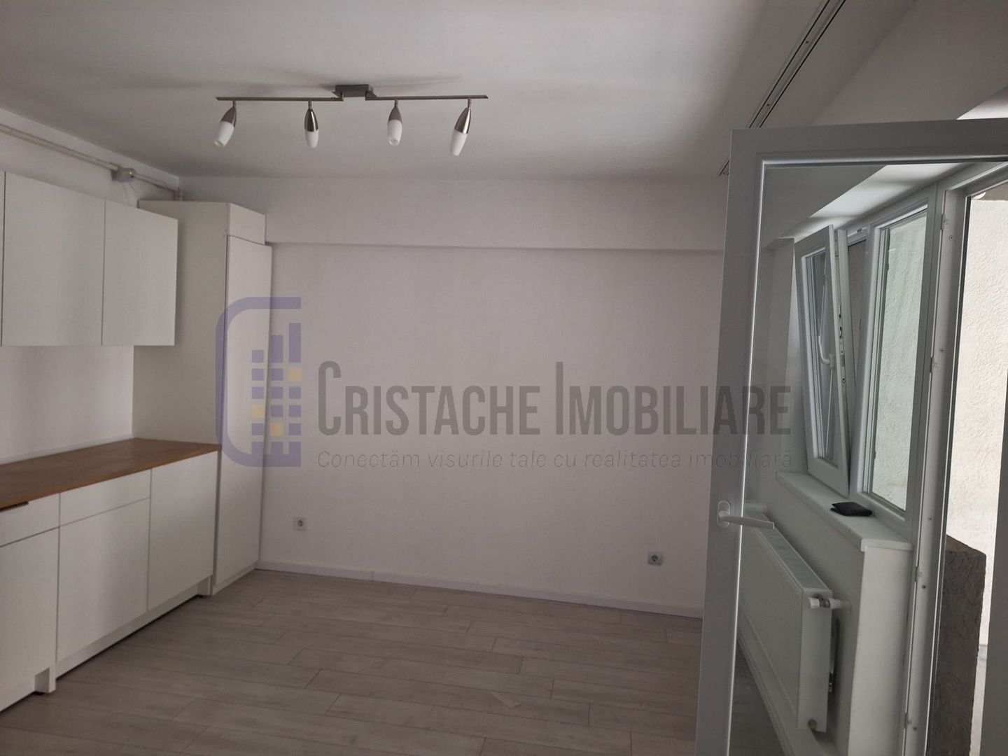 Bloc boutique | 3 camere | Centrala proprie | Metrou Dristor - Poză 13