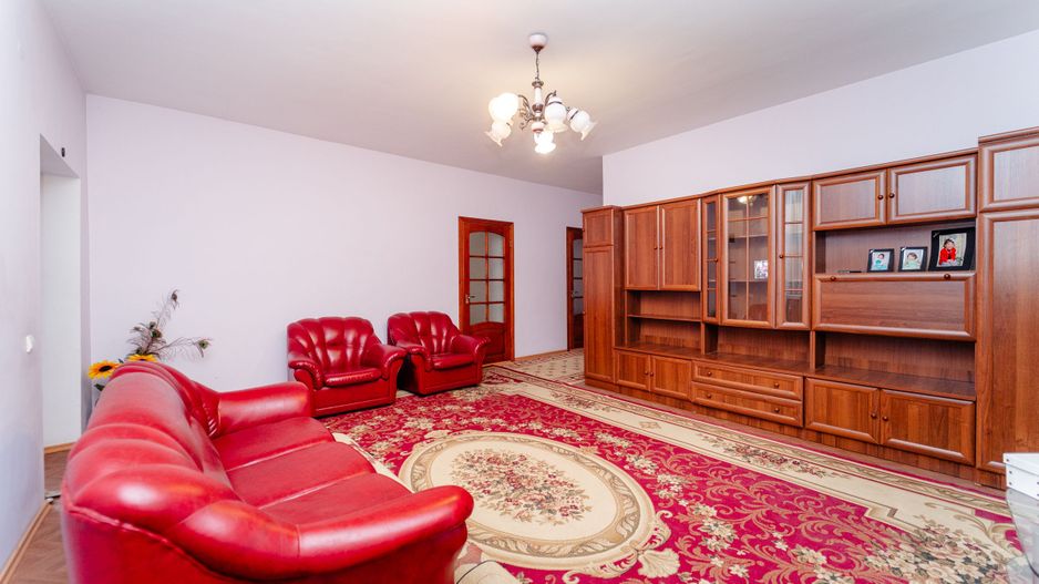 Casă  în 2 nivele - Durlești - Poză 10