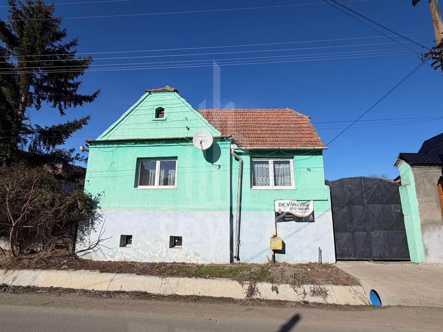 Casă spațioasă si 1790mp teren de vanzare in Hașag, la doar 30 km de Sibiu - Poză 1