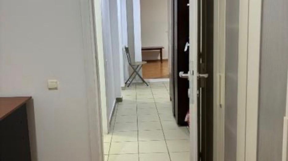 AP. 2 CAMERE- DAMAROAIA, PARCARE INCLUSA, BUCATARIE INCHISA, METROU - Poză 7