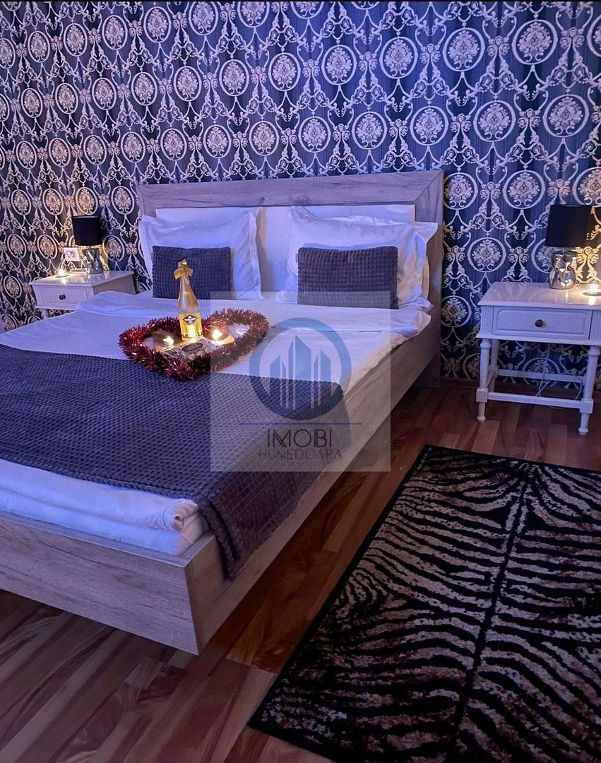 Investiție sigura, zona excelenta–Pensiune funcționala, Str.Horea Deva - Poză 1