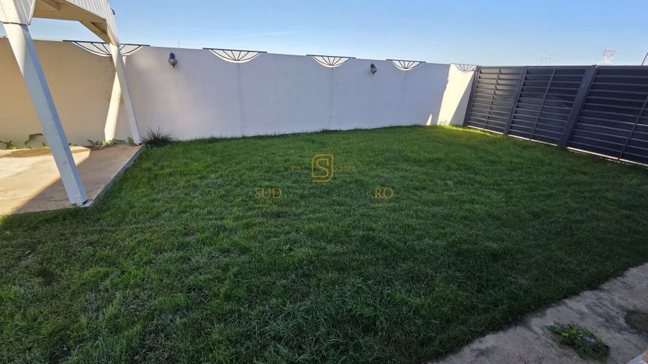 VILĂ MODERNĂ DE VÂNZARE –  POMPA DE CALDURA , PANOURI FOTOVOLTAICE - Poză 21