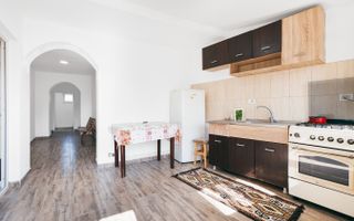 Casă de închiriat - Poză 2