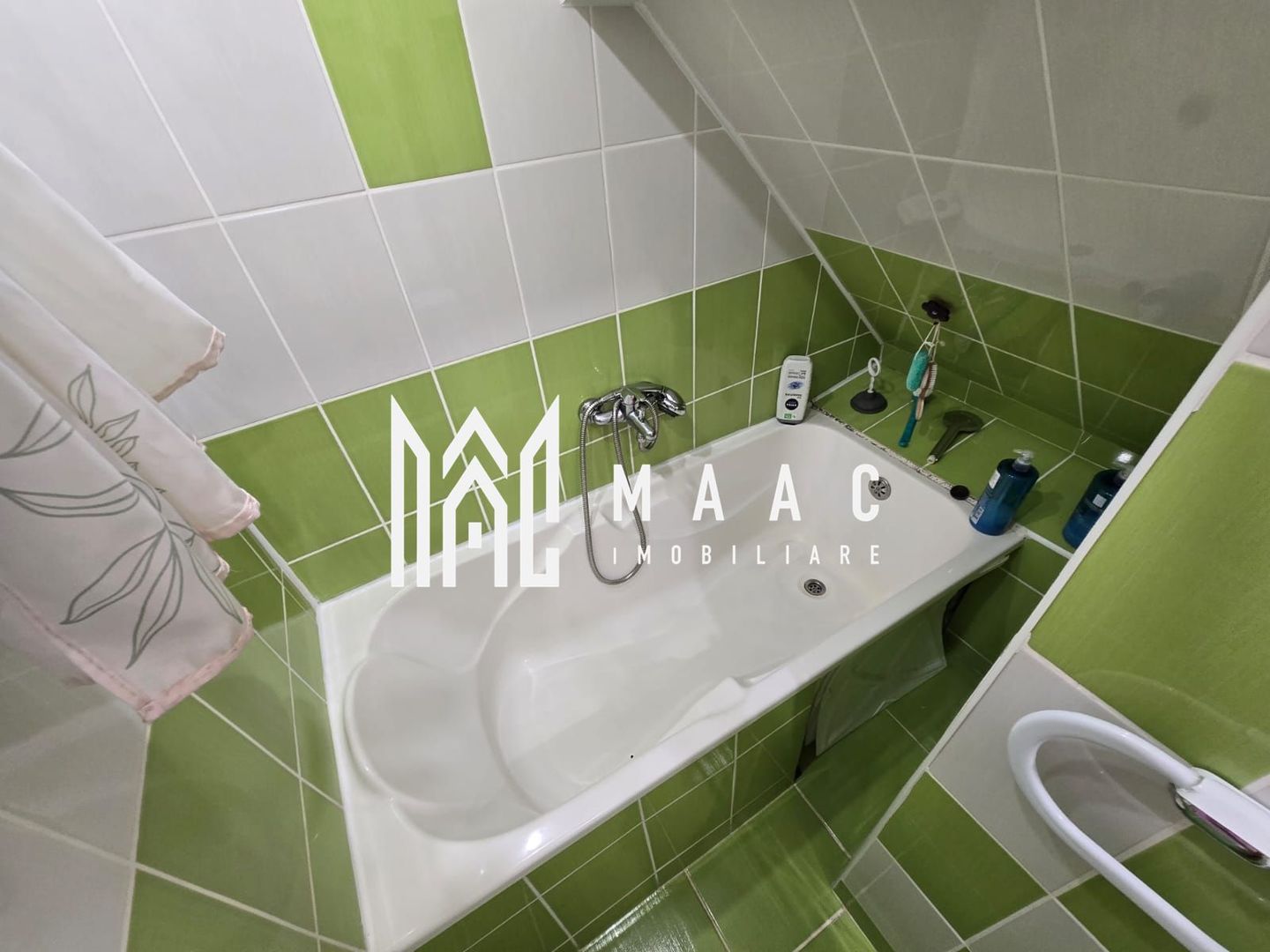 Apartament spatios la cheie 43 mpu Viile Sibiului - Poză 6