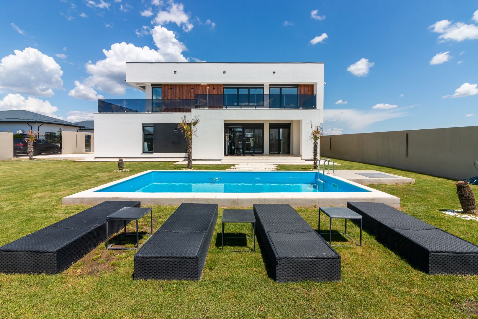 Vila premium cu piscina Balotesti | Teren 800 mp - Poză 1