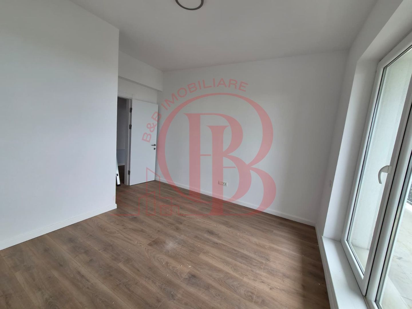 Apartament 2 camere Liviu Rebreanu Auchan Titan cu Parcare - Poză 2