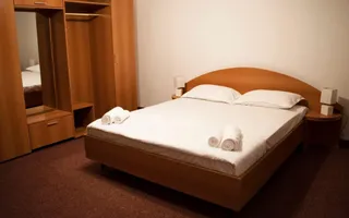 Proprietate ideală pentru locuință și afacere turistică în Eforie Nord - Poză 13