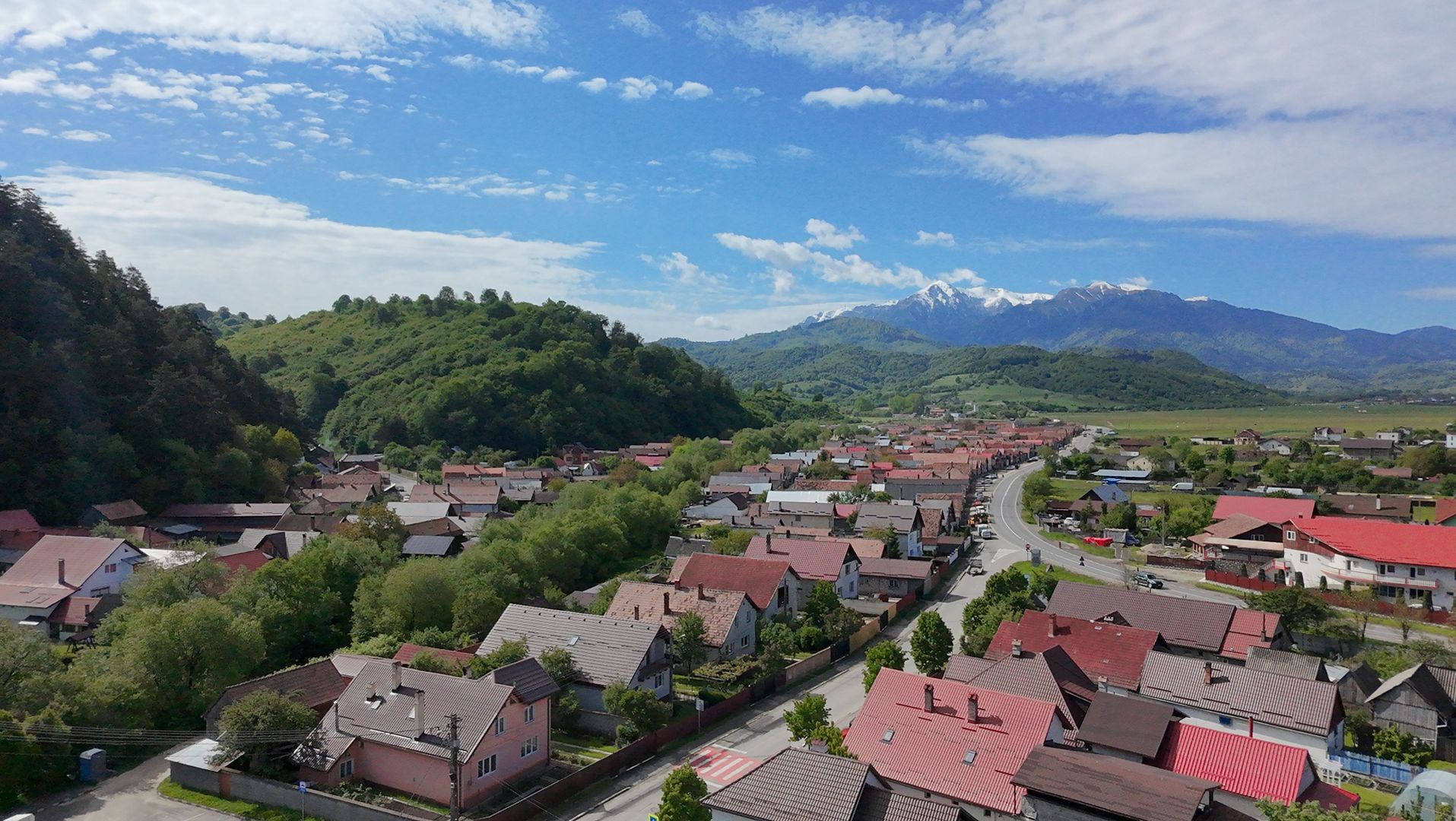 Casă Săsească autentică de vânzare în Râșnov | Teren 720 mp | toate utilitățile - Poză 1