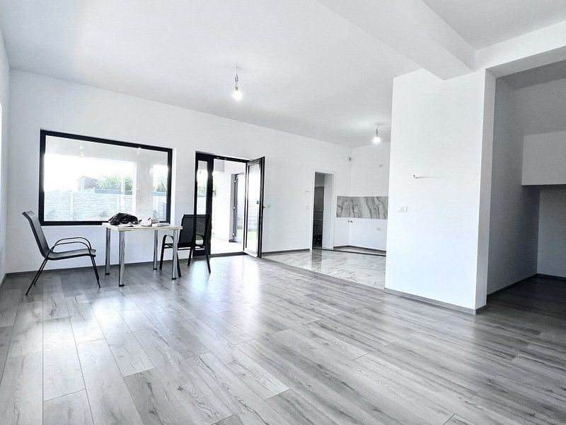Duplex 5 camere, zona liniștită - Socar -  Dumbrăvița - Poză 7