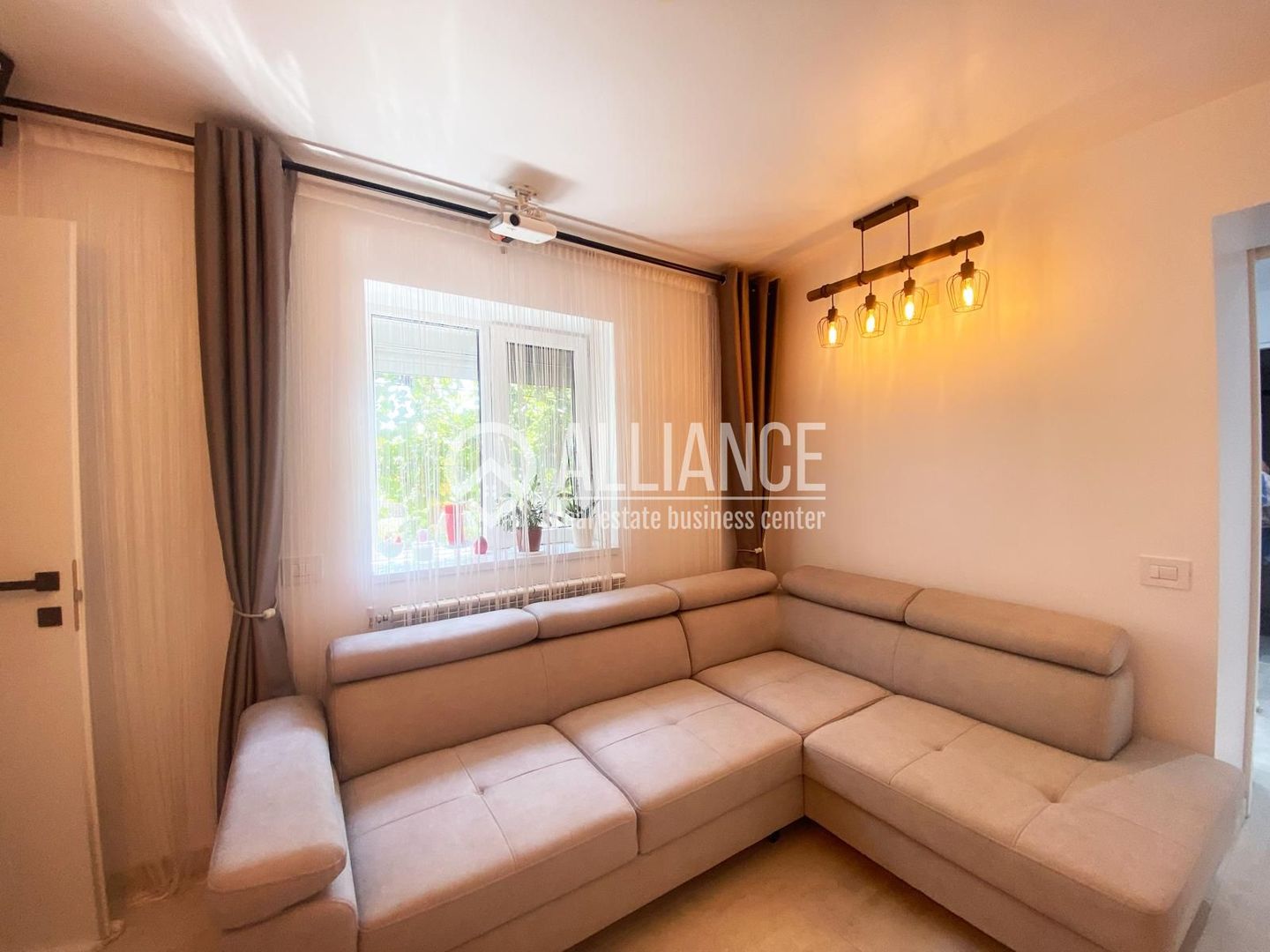 Valu lui Traian (COD 07) Casă  3 camere cu teren  de 930 mp - Poză 10