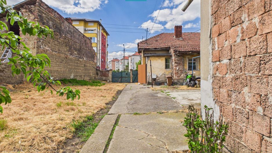 Case de vânzare cu teren generos - Alfa - Poză 4