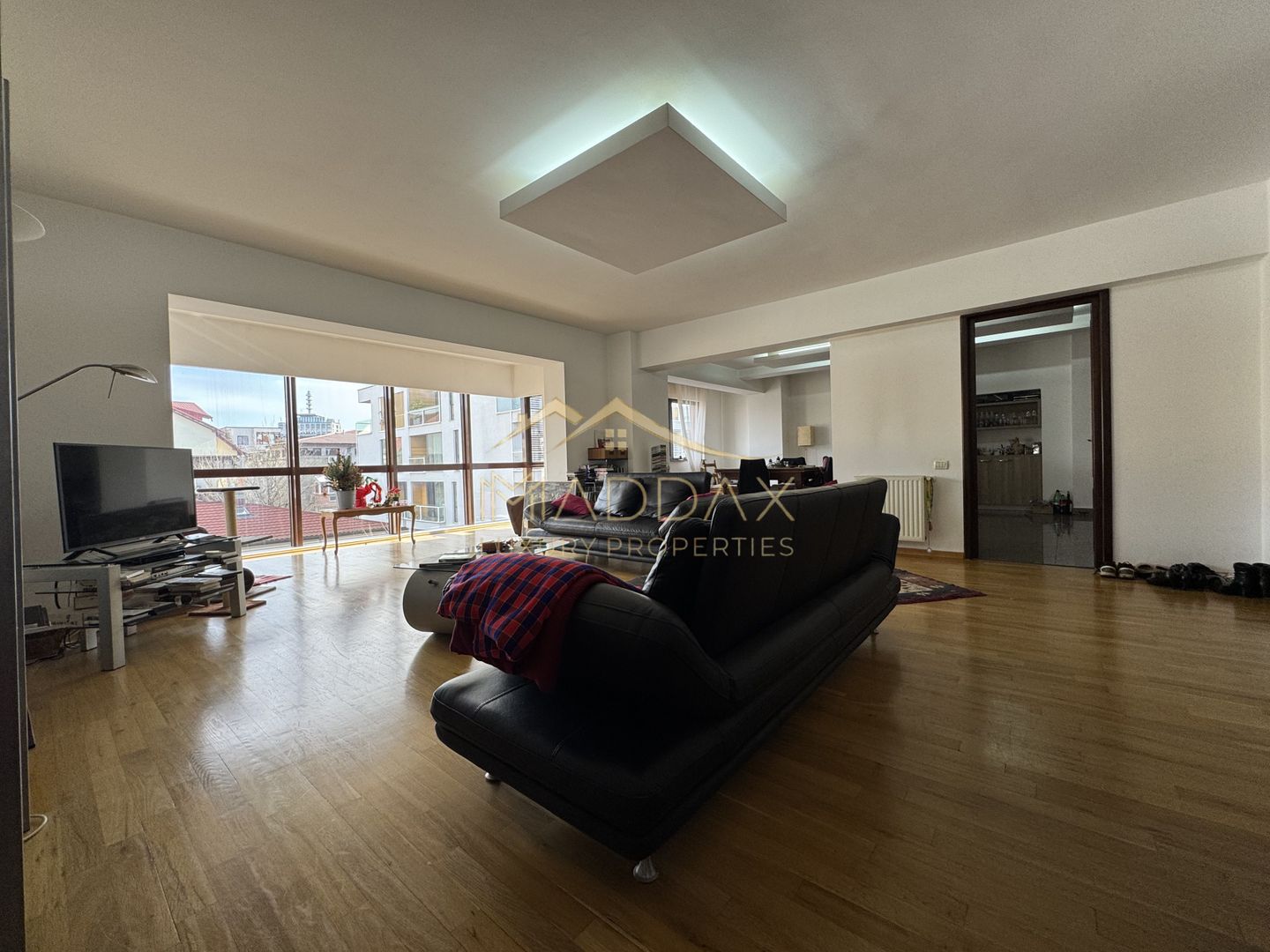 Apartament Elegant de Închiriat – 5 Camere/ 3 Băi, *Arcul de Triumf* - Poză 13