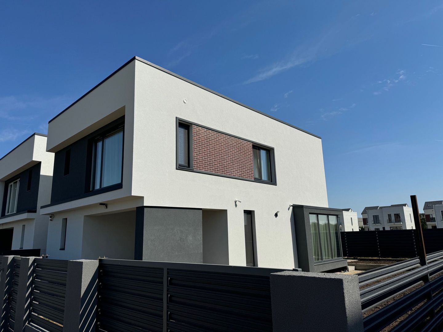 Individuala 23 august proiect DEOSEBIT 0% Comision - Poză 1