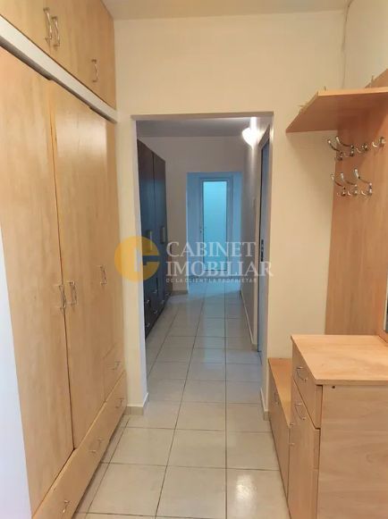 Etaj intermediar, 3 camere decomandat zona Alexandru cel Bun - Poză 3