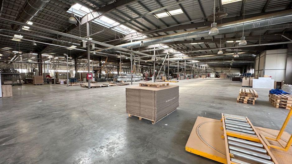 Hala pentru producție + birouri   10.000 mp - Poză 14