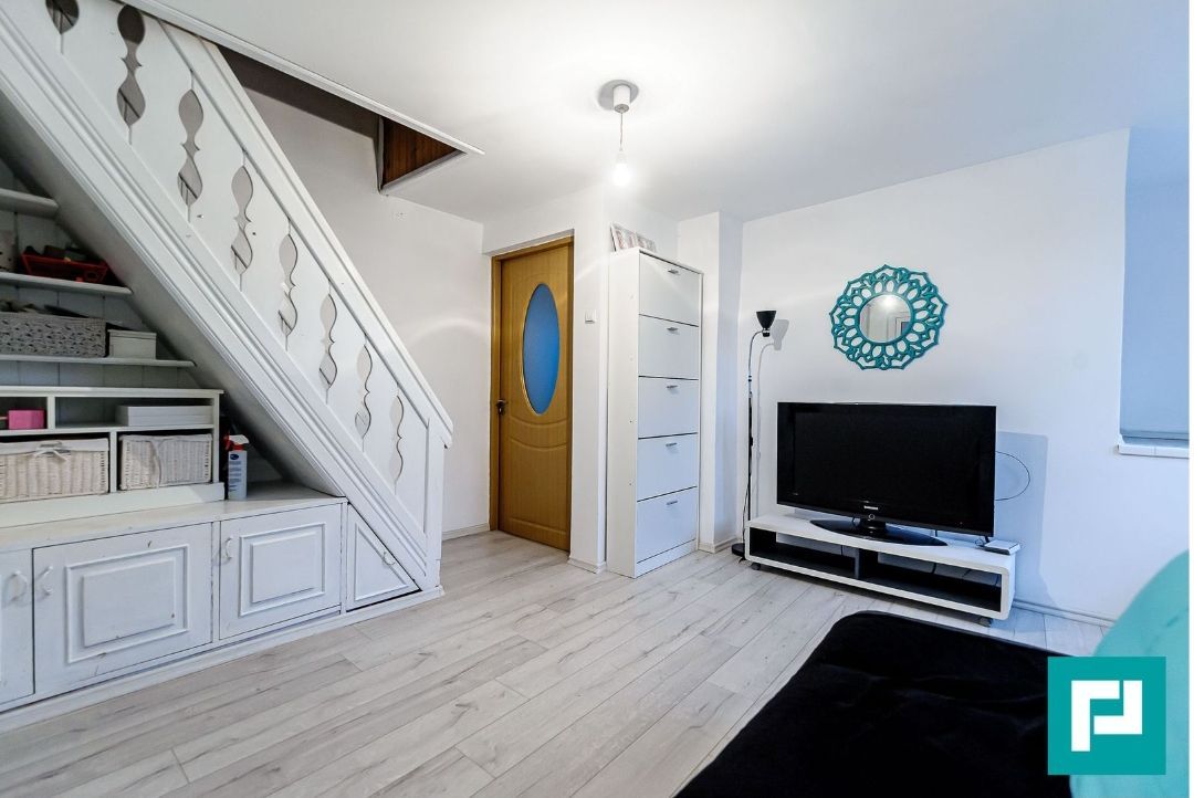 Proprietate cu 5 camere Aurel Vlaicu - Poză 14