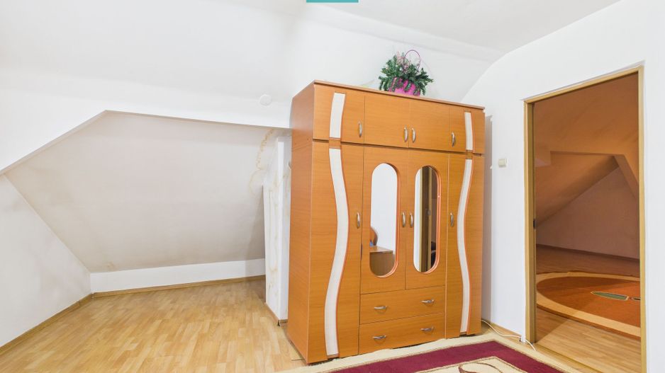 Două case, curte mare, lângă Castelul Huniazilor - Poză 22