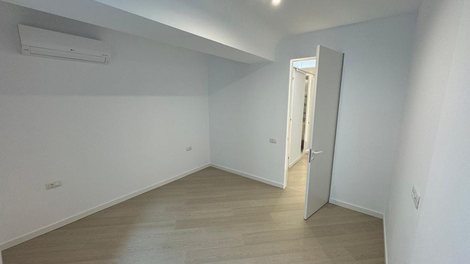 Apartament cu 3 Camere în Cortina North - Poză 5