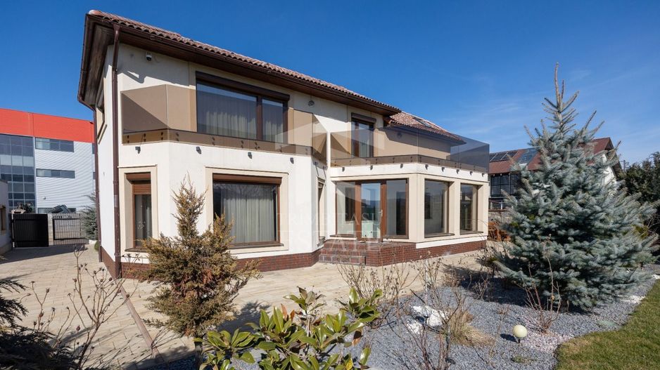 Sacele-Casa 6 dormitoare + 4 bai teren 979 mp. - Poză 2