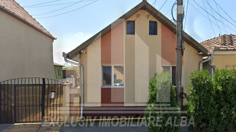 Casa individuala de vanzare, Lipoveni - Poză 1