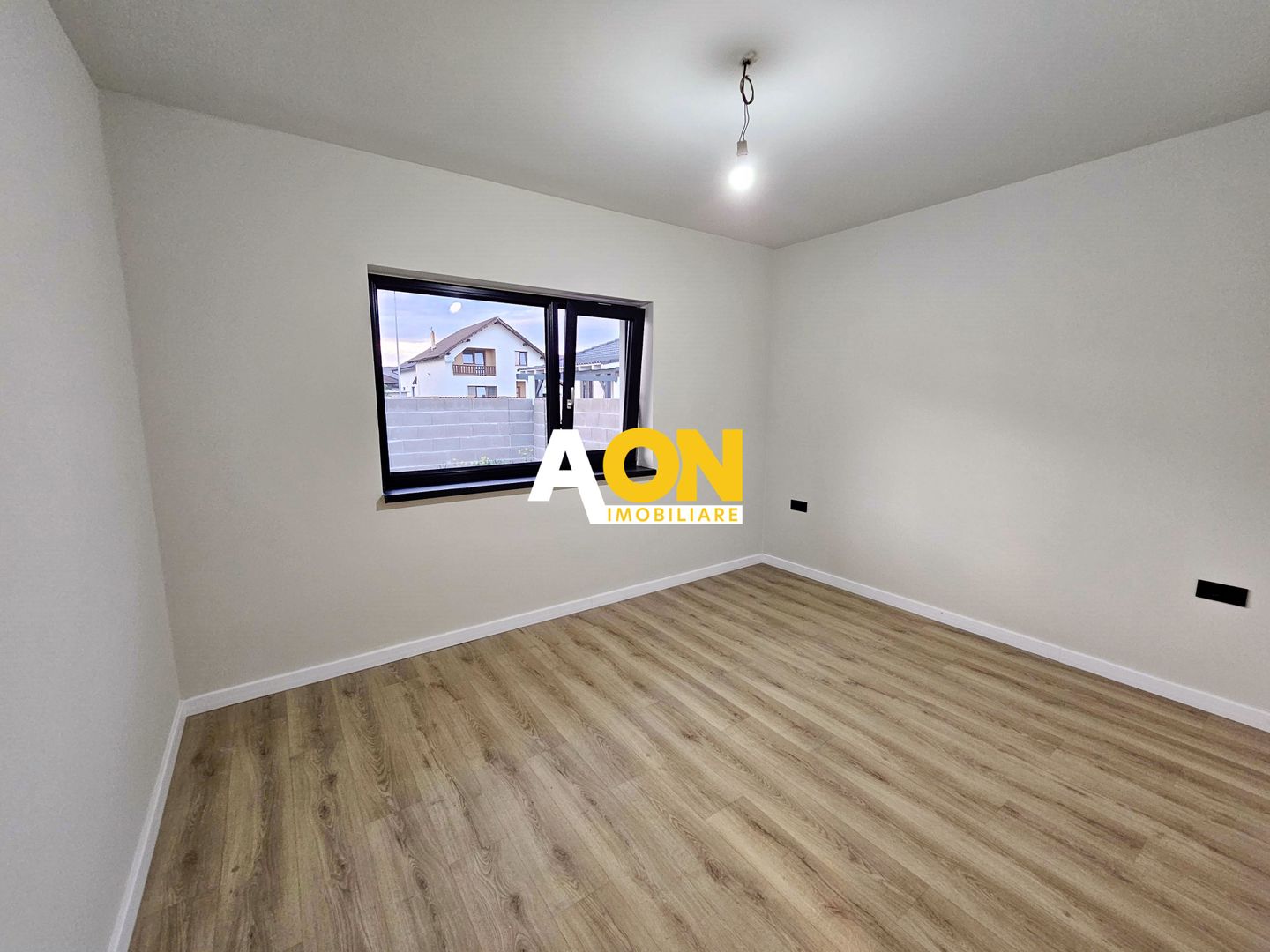 Casa 4 camere, 355 mp teren, gata de mutat, cartier Orizont - Poză 12