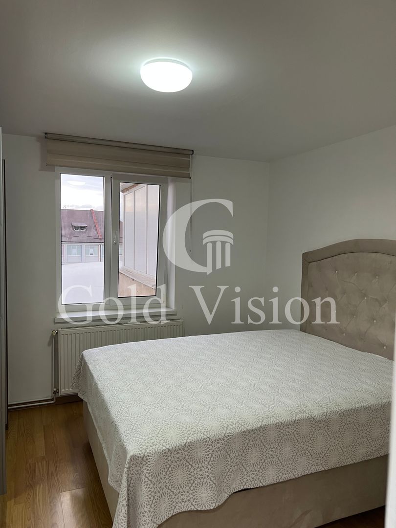 Apartament cu 4 camere, decomandat, 80 mp utili, zonă centrală - Poză 2