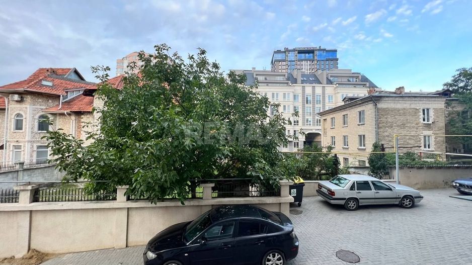 Apartament cu 3 camere de vânzare - Poză 14