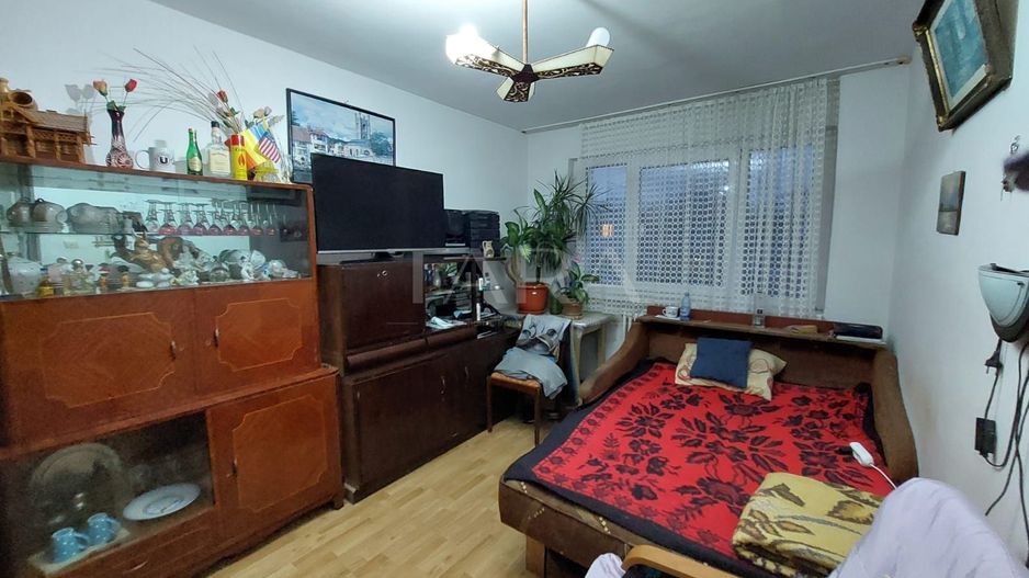 Apartament 3 camere decomandat, etaj intermediar, zona Minerva - Poză 8