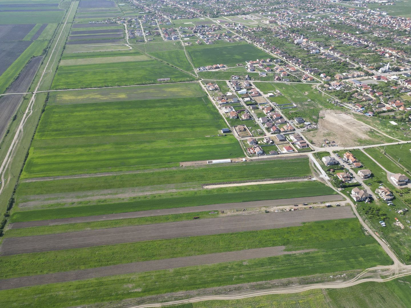 Loc de casa de 504 mp în Livada - Poză 19