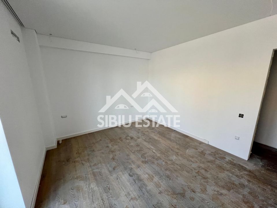 Apartament 3 camere, 2 bai Sibiu central Imobil Top lift garaj boxa - Poză 13