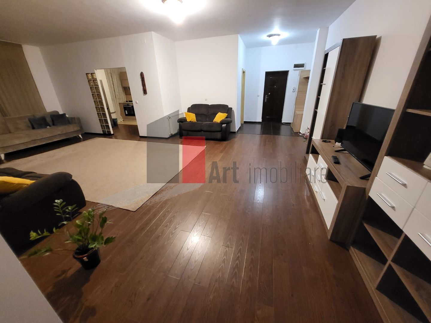 Apartament cu 3 camere de vanzare in zona Straulesti - Poză 1