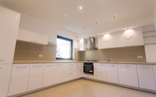 VILA CU 4 DORMITOARE LA INCHIRIERE LANGA BRITISH SCHOOL - Poză 2