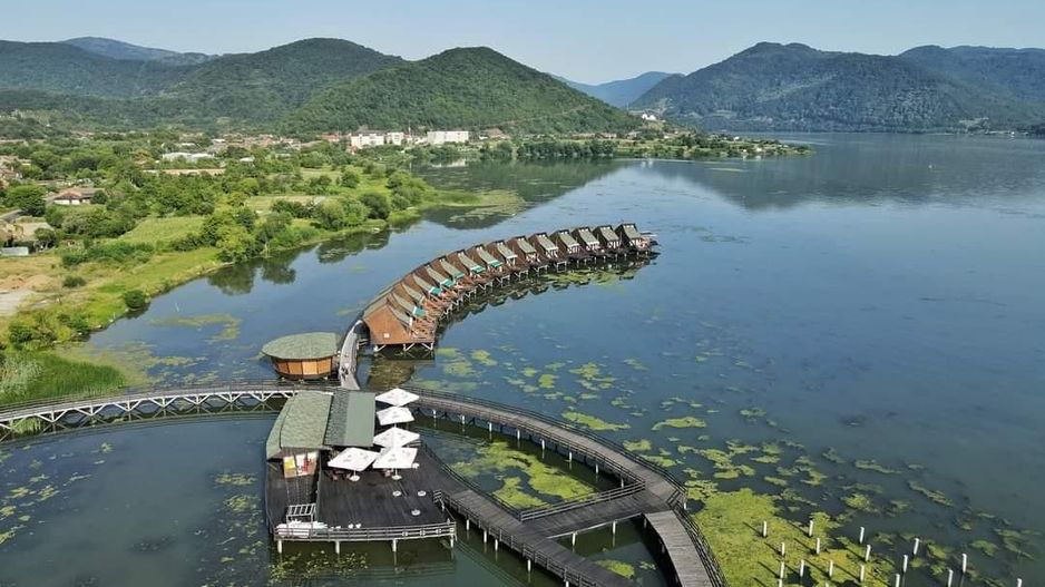 Complex turistic pe malul Dunarii - oportunitate unica - Poză 2