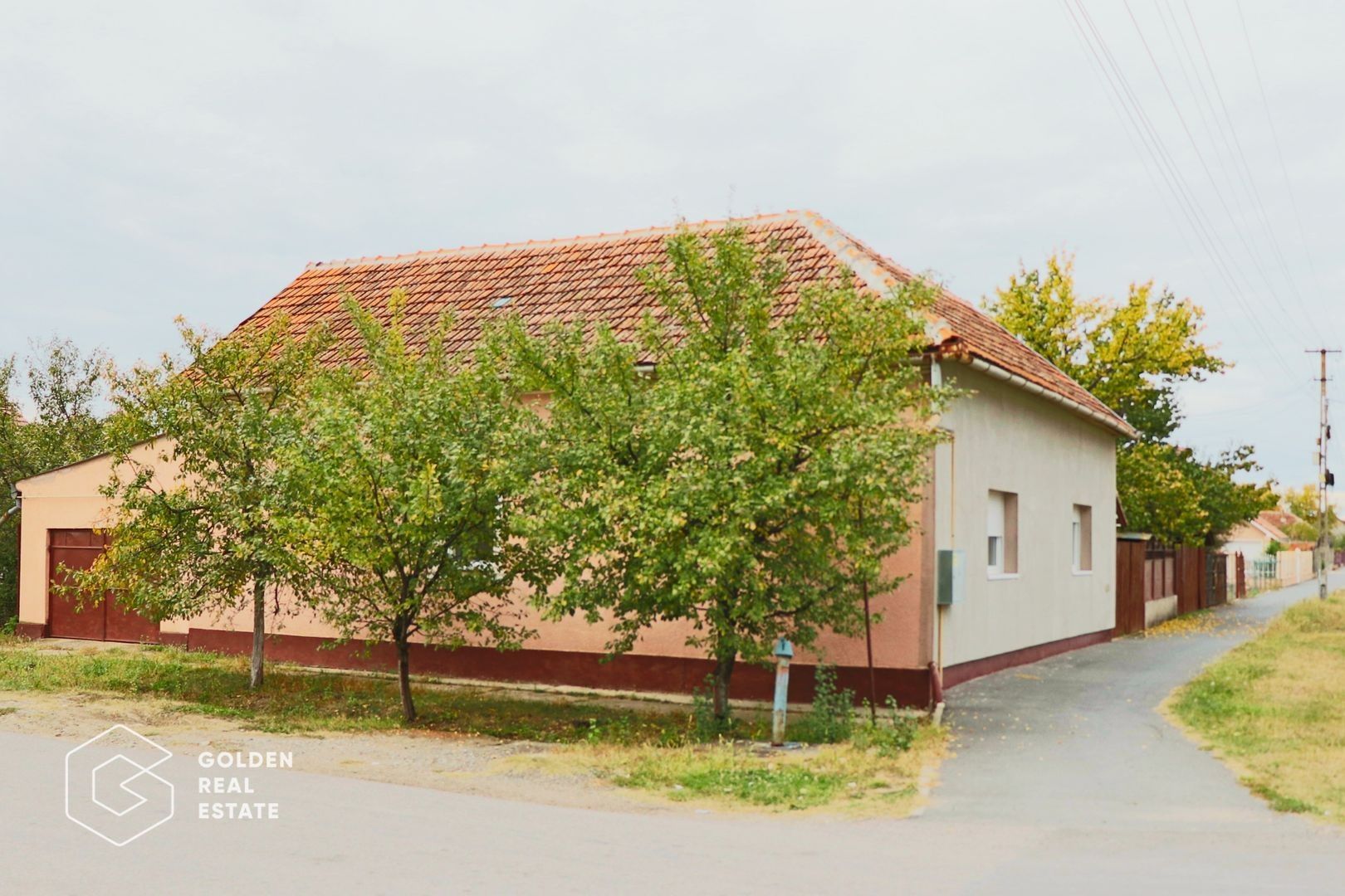 Casa in centrul localitatii Galsa - LINISTE LA TINE ACASA - COMISION ZERO - Poză 1