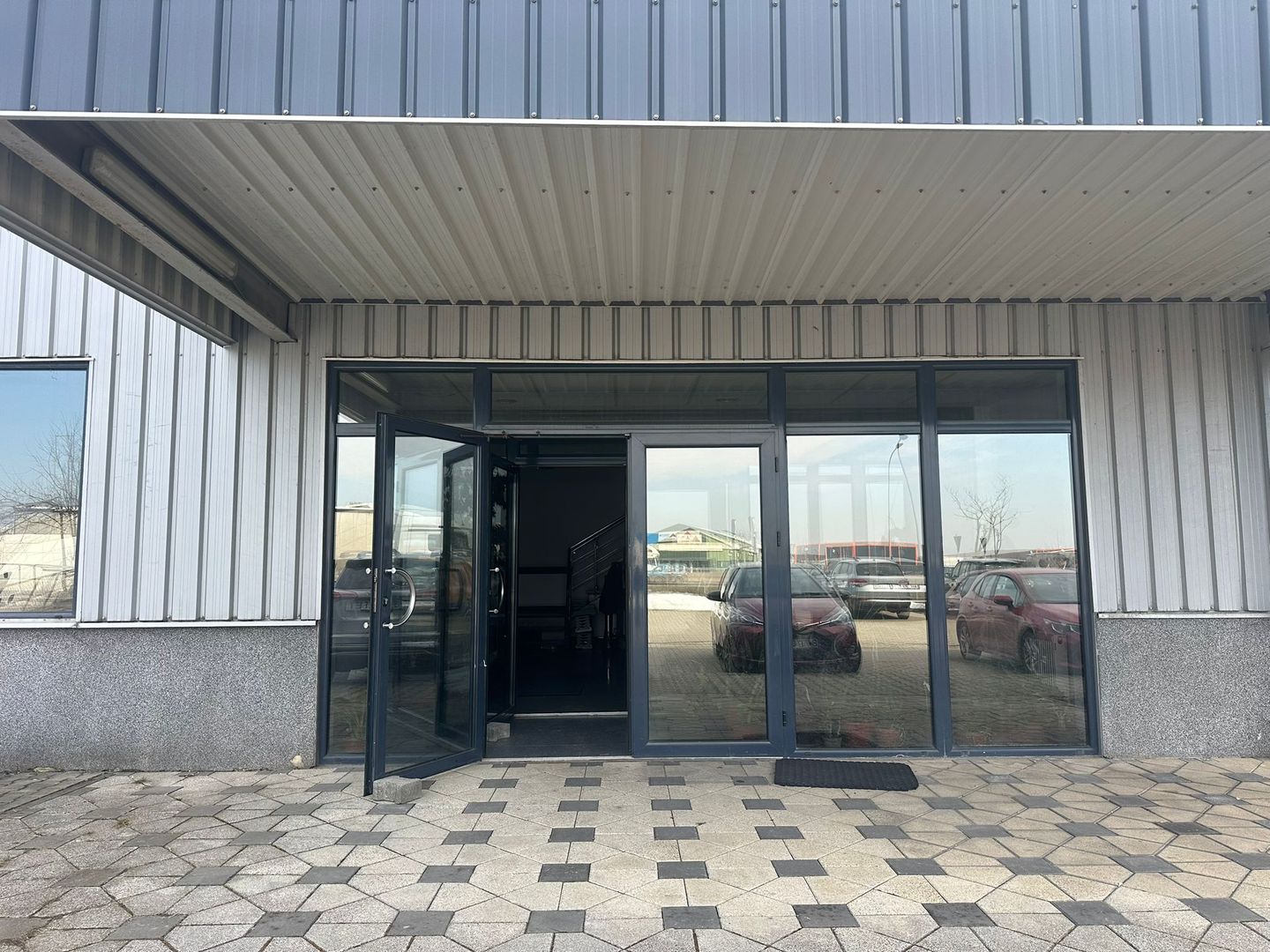 Proprietate logistică cu hală și platformă betonată – zona Șos. Odăii București - Poză 19