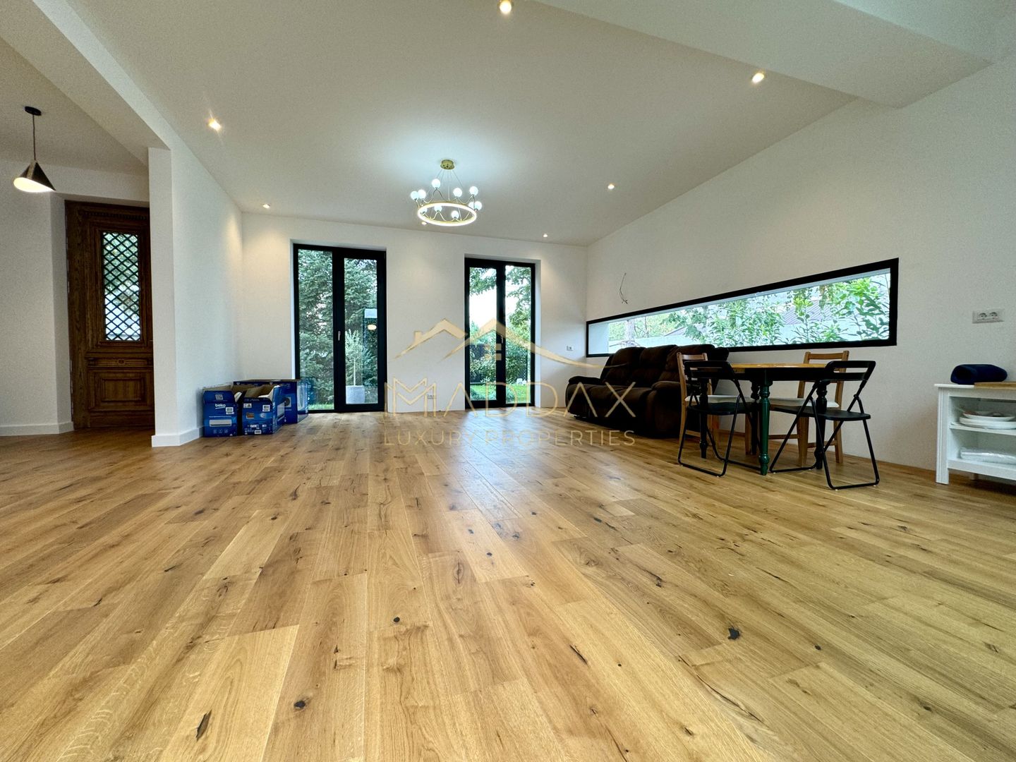 Vila cu 5 camere // * 565 mp gradina* // Tunari - Poză 7