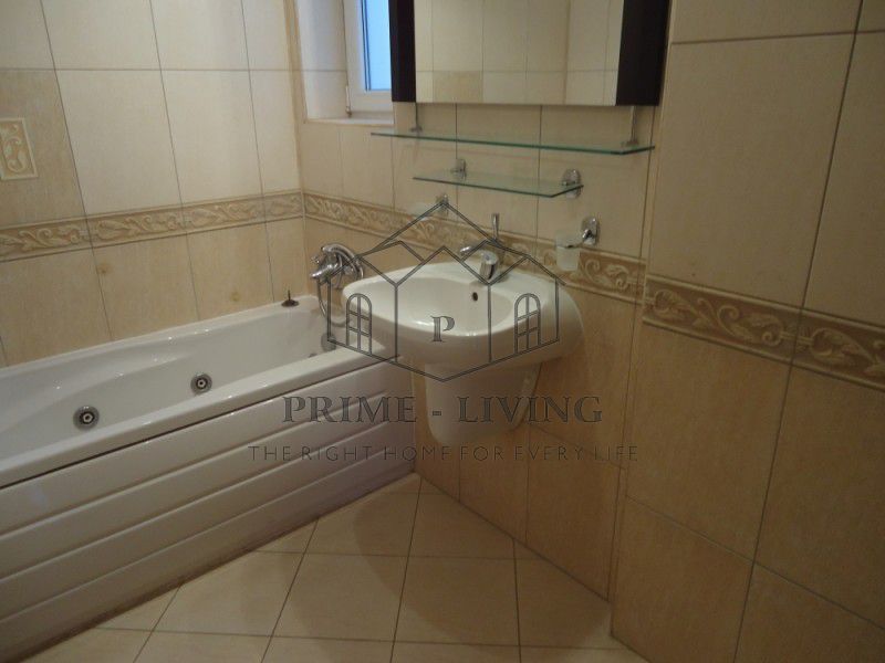 VILA RECENT RENOVATA LA INCHIRIERE - Poză 7