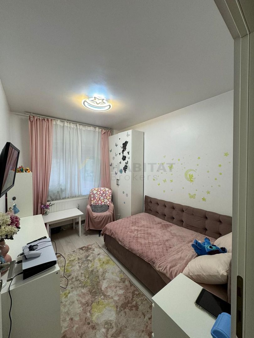 3 camere Mega Mall mobilat si utilat modern - Poză 9