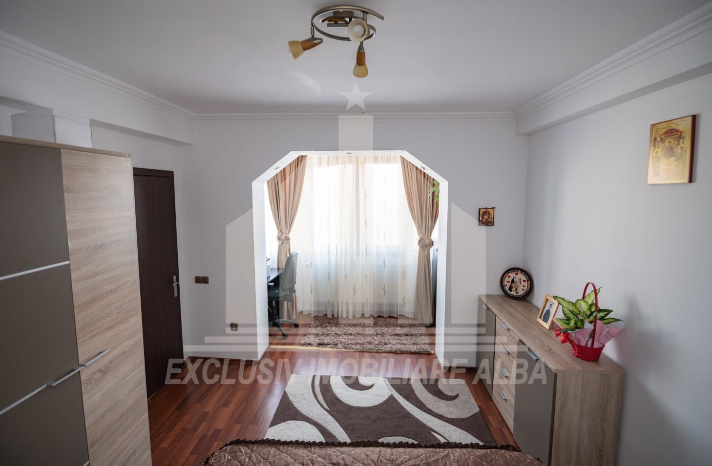 Inchiriere - apartament 3 camere pozitie ultracentrala in Alba Iulia - Poză 3