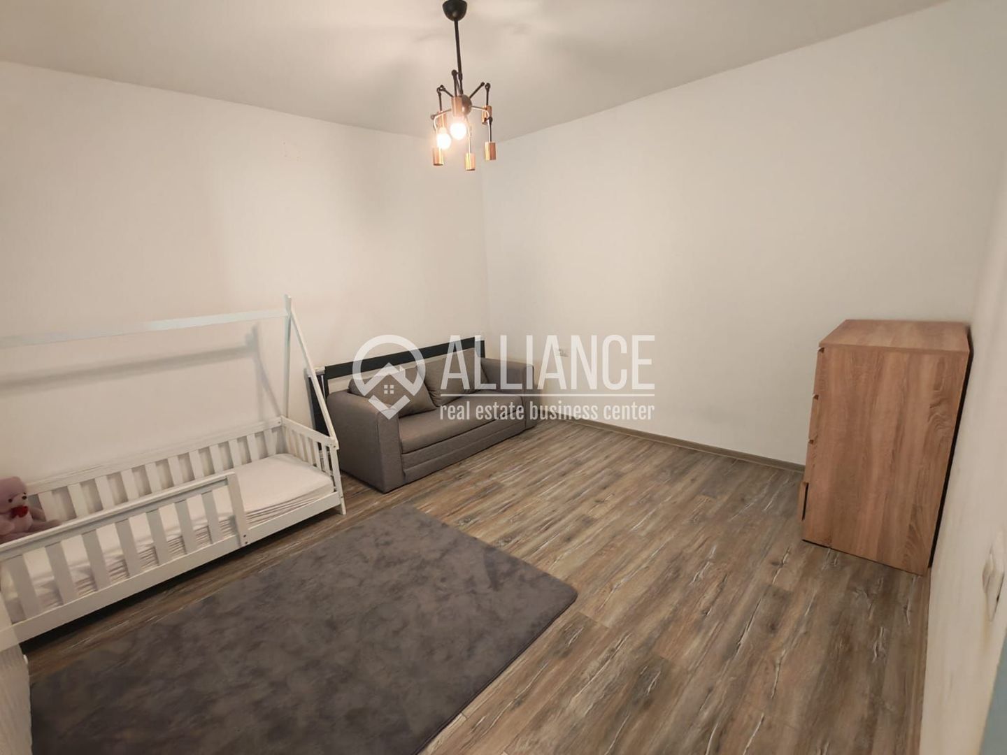 OVIDIU (Cod 01) Casa eleganta complet mobilata „la cheie” - Poză 12