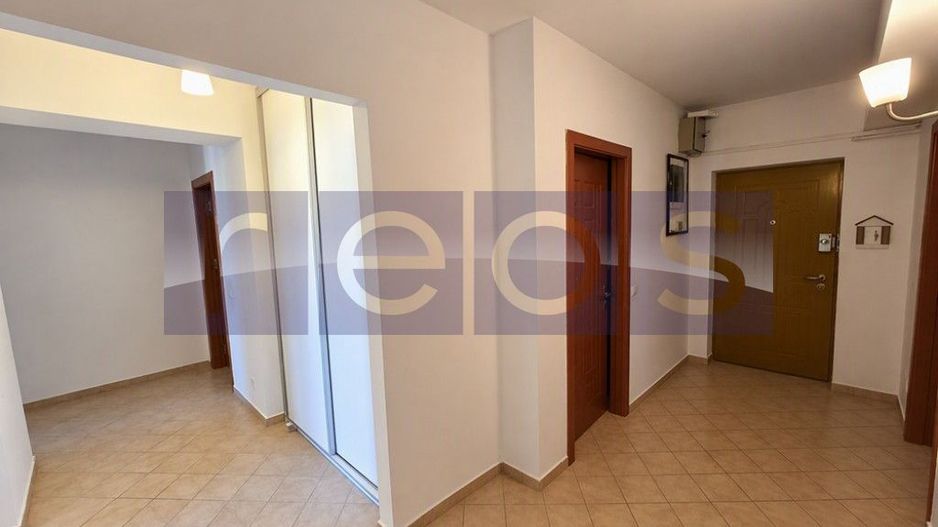 VANZARE  4 CAMERE  DECOMANDAT -DECEBAL- PARCARE - Poză 9