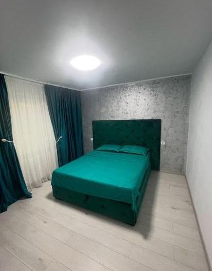 De închiriat apartament cu 2 camere în Micro 17, etaj 2, 450 euro - Poză 1