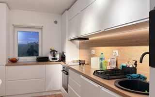 Apartament cu 4 camere decomandate, etajul 1, bloc reabilitat! - Poză 1