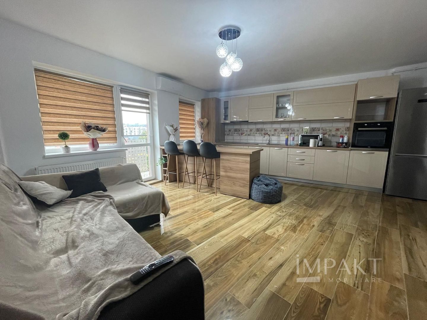 Apartament cu doua camere in zona Semicentrala - Poză 1